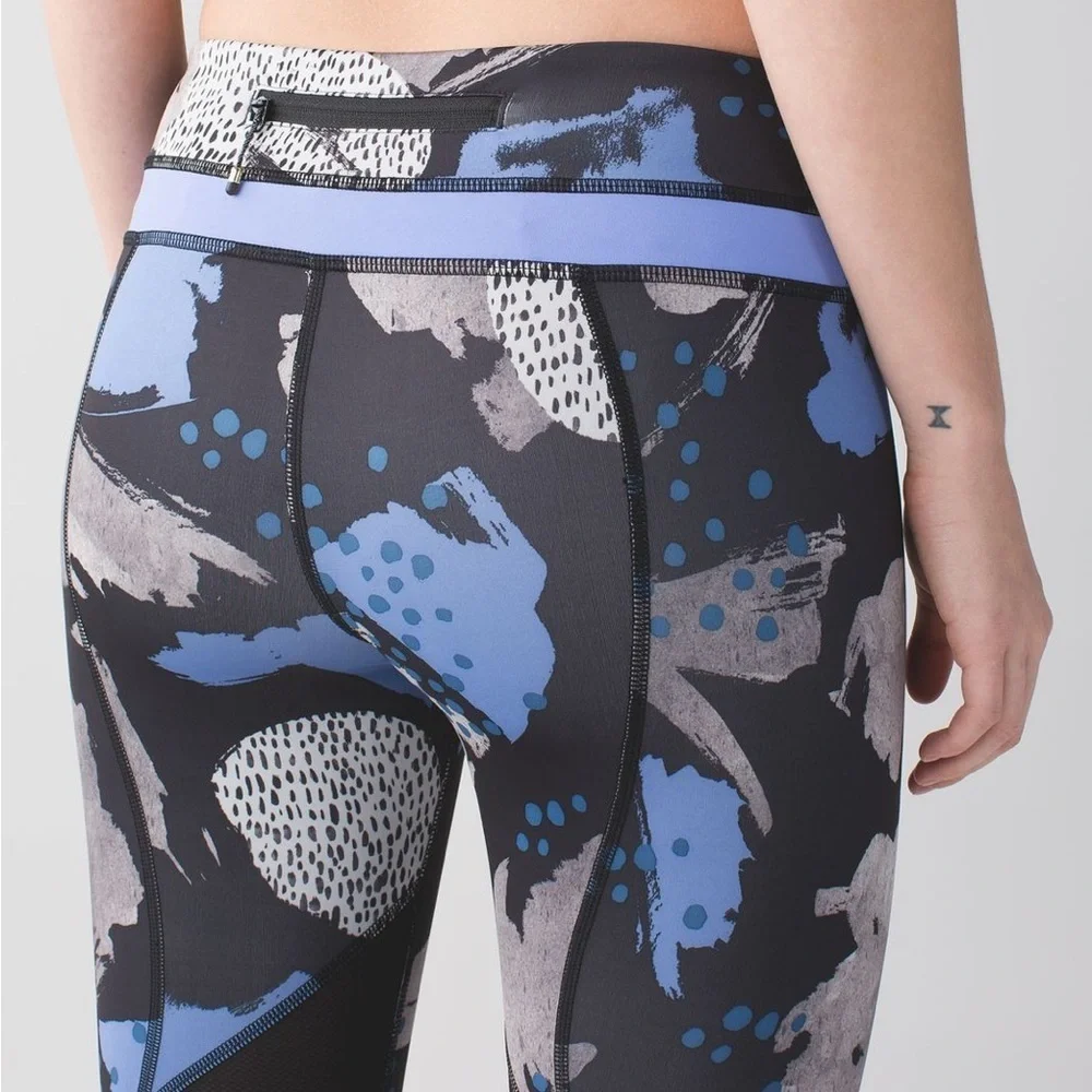 limited edition Lululemon x Soulcycle Run Inspire Crop II *Full-On Luxtreme sz 2